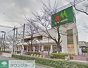 マルエツ東和店 徒歩12分。 930m