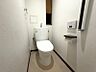 トイレ：快適なウォシュレット機能付きトイレです！