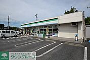 ファミリーマートさいたま宮前町店 徒歩7分。コンビニ 530m