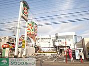 ライフ指扇店 徒歩18分。 1420m