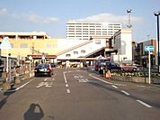 鴻巣駅 344m
