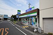 ファミリーマート白岡駅東口店 徒歩14分。コンビニ 1060m