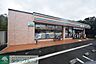 周辺：セブンイレブン大宮春岡店 徒歩8分。 620m