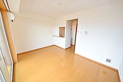 ヘルデンフィールズII 207 2階1LDKのリビング/ダイニング