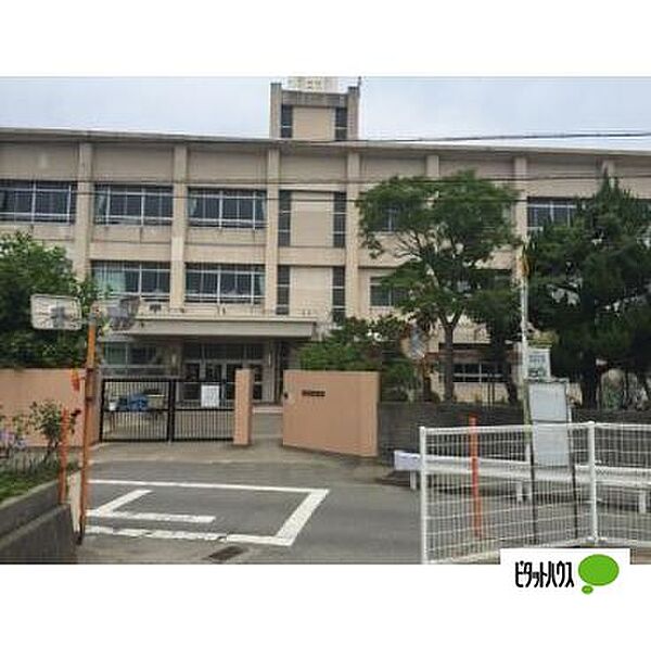 画像19:小学校「和歌山市立木本小学校まで677m」