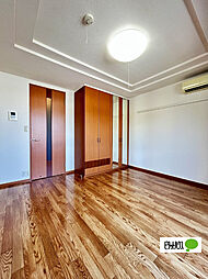 グランディール・プラム 203 2階1Kのリビング/ダイニング