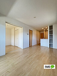 コーネリア西浜I 203 2階2LDKのリビング/ダイニング