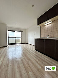 アメニティ松ヶ丘 302 3階3LDKのリビング/ダイニング