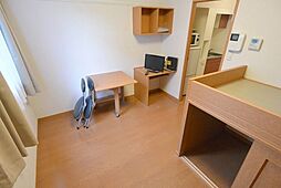 レオパレスクインスＡ 208 2階1Kのリビング/ダイニング