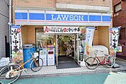 ローソン 徒歩6分。コンビニ 440m