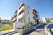 ★閑静な住宅街に位置している陽当りの良い建物です★