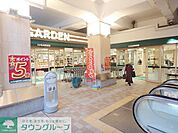 富士ガーデン 徒歩2分。 140m