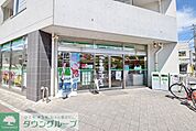 ファミリーマート 814m