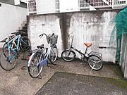 自転車はこちらへ…★