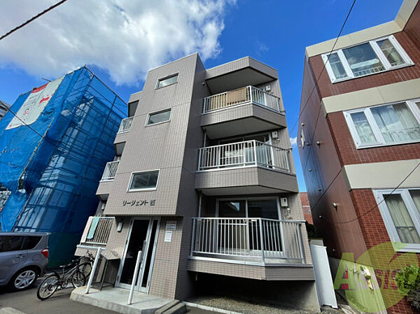 リージェント西 ｜北海道札幌市中央区南四条西14丁目(賃貸アパート1LDK・2階・37.26㎡)の写真 その1