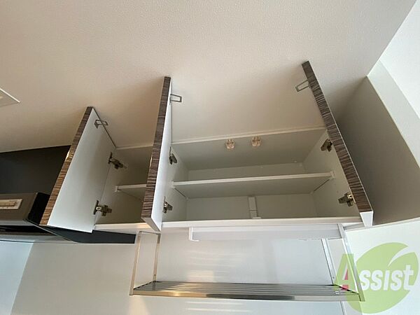 画像25:キッチン上の収納もたっぷり入るので、すっきり片付きます。