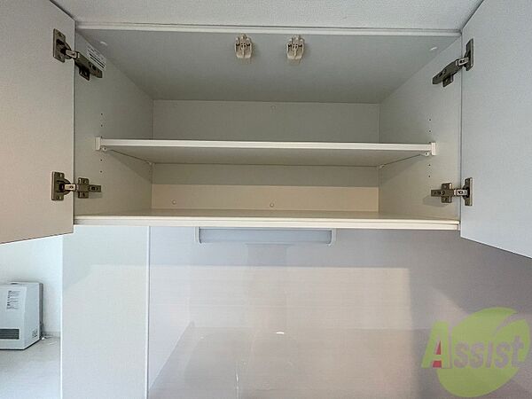 画像21:キッチン上の収納もたっぷり入るので、キッチンもすっきりです。