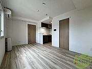 リビングを別角度から撮ってみました。家具の配置もしやすそう。