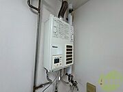 給湯器です。操作しやすいパネルになってます。