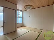 こちらが和室です。昔の雰囲気を感じれますね