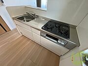 リビングが見渡せる対面キッチンになってます。