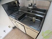 キッチンはスペースも広々していて使いやすそうですよ！