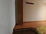 玄関です。白を基調としていて清潔感があります！