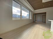 リビングを別角度から撮ってみました。家具の配置もしやすそう。