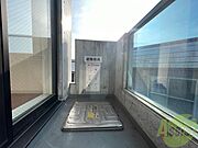 バルコニーが広くプチガーデニングも出来そうですね～。