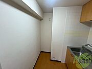 こちらに冷蔵庫を置けます。調理時の動線もばっちり効率的。
