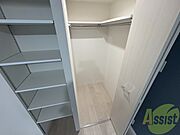 クローゼットがありました。お洋服や荷物はここへ