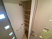 収納もバッチリあるのでお部屋が片付きますよ！