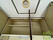 キッチン上の収納もたっぷり入るので、すっきり片付きます。