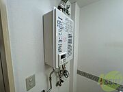 給湯器です。操作しやすいパネルになってます。