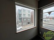 出窓になっているので小物を置いたりアレンジ出来ますよ。