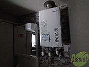 給湯器は簡単操作で温度調整ができますよ。