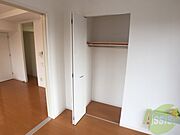収納もバッチリあるのでお部屋が片付きますよ！