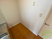 こちらに冷蔵庫を置けます。調理時の動線もばっちり効率的。