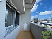 バルコニーです。周辺を一望できますよ～。