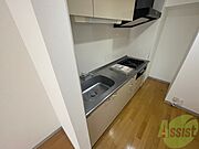 キッチンはシックなデザインでした。洗い場も大きい。