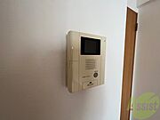 インターホンで来客確認ができます。安心ですね。