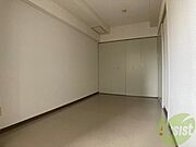 寝室です。二部屋をどう使うかはあなた次第です！