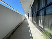 バルコニーが付いていますので一息ついてみてはいかがですか。