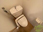 ウォシュレット機能がついたトイレ。安心して使用できますね。