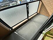 バルコニーが付いていますので一息ついてみてはいかがですか。