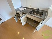 キッチン下の収納もたくさん入りますよ～！