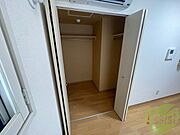 クローゼットは奥行きもあり、荷物が多い方でも安心です。