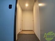 玄関の様子です。明るい印象ですね。気分もあがりそう。