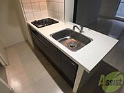 こちらはキッチン。調理スペースもあり使いやすそうです。