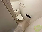 ウォシュレット機能がついたトイレ。安心して使用できますね。